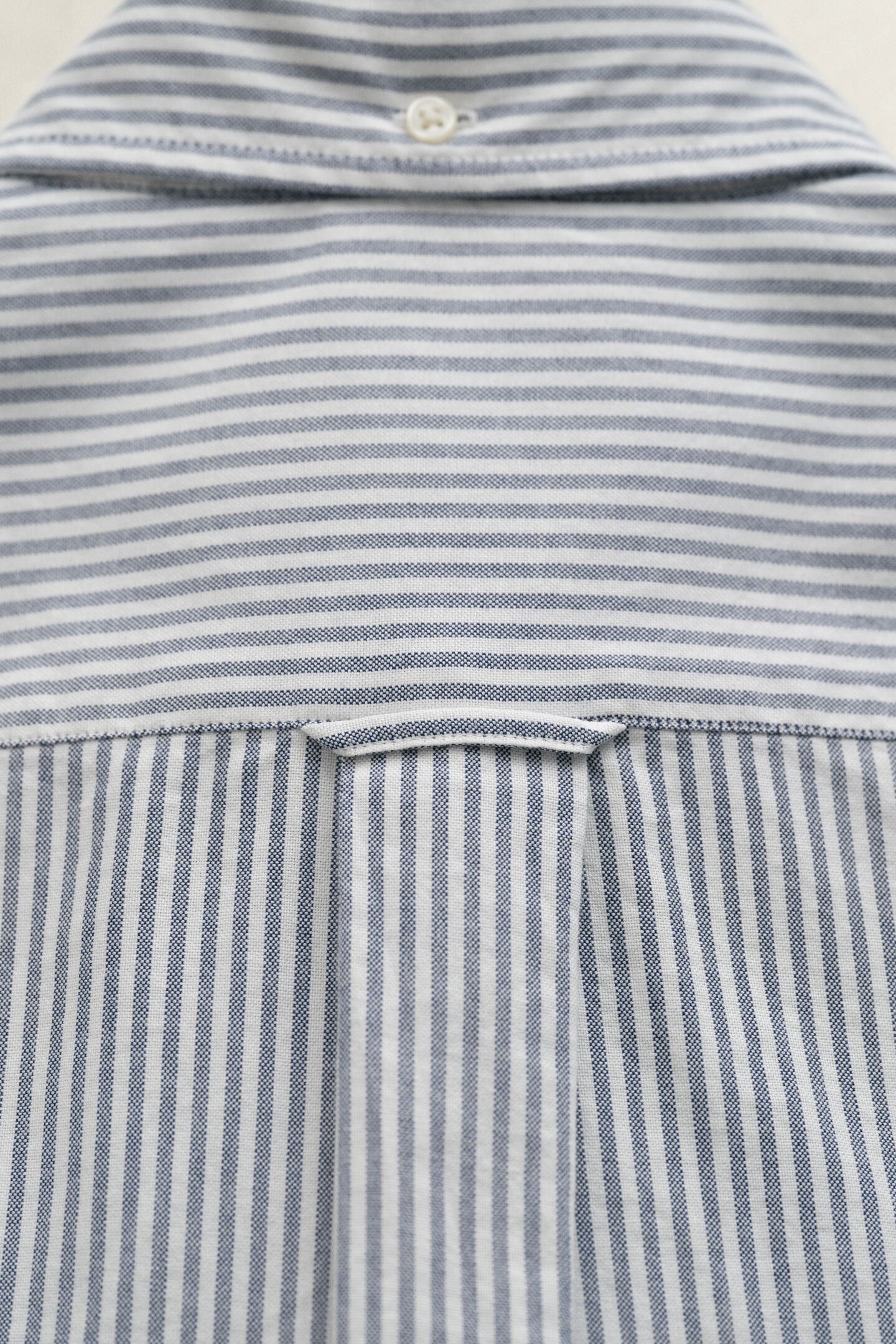 Camisa Oxford cl&aacute;sica de rayas finas