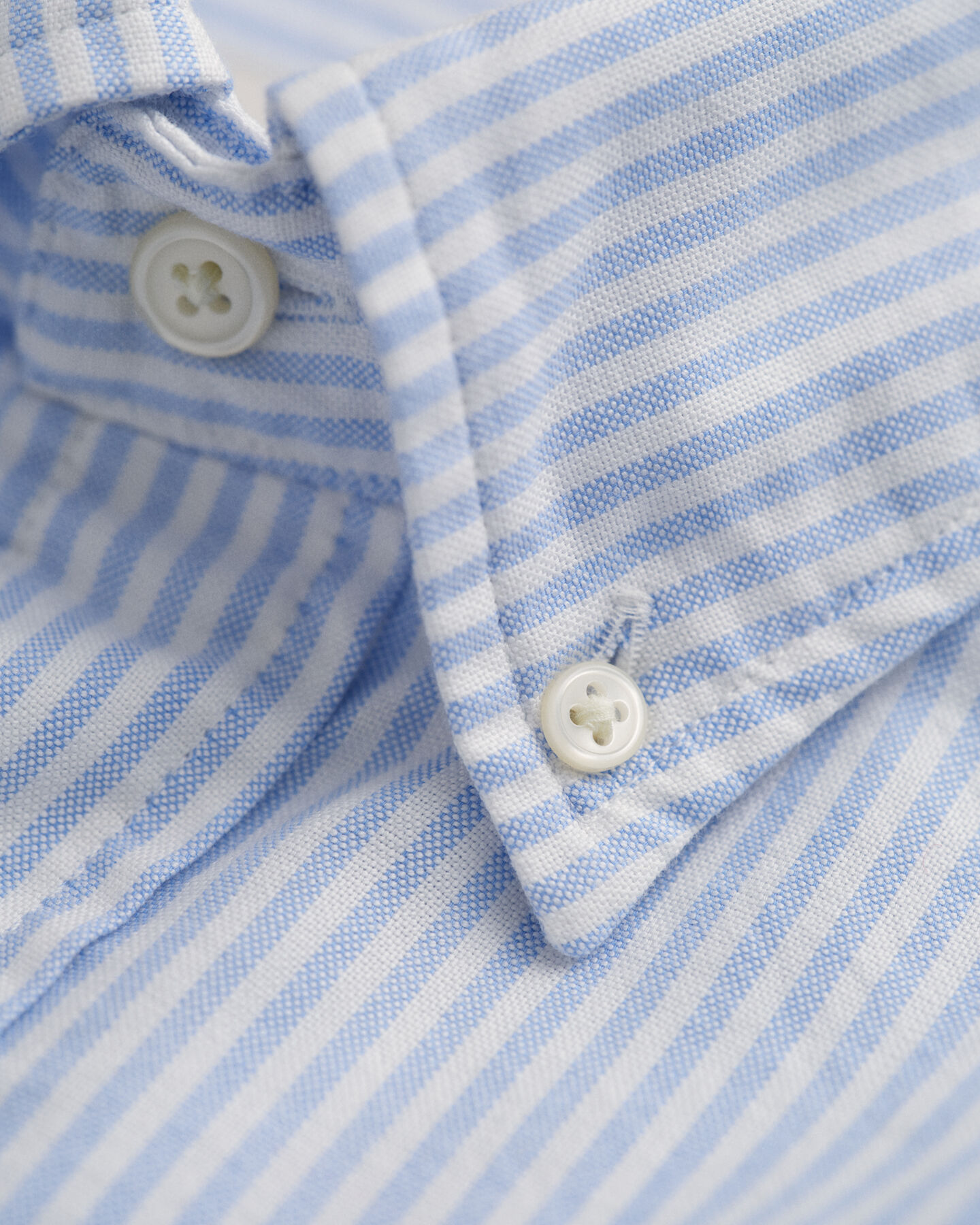 Camisa Oxford cl&aacute;sica de rayas finas