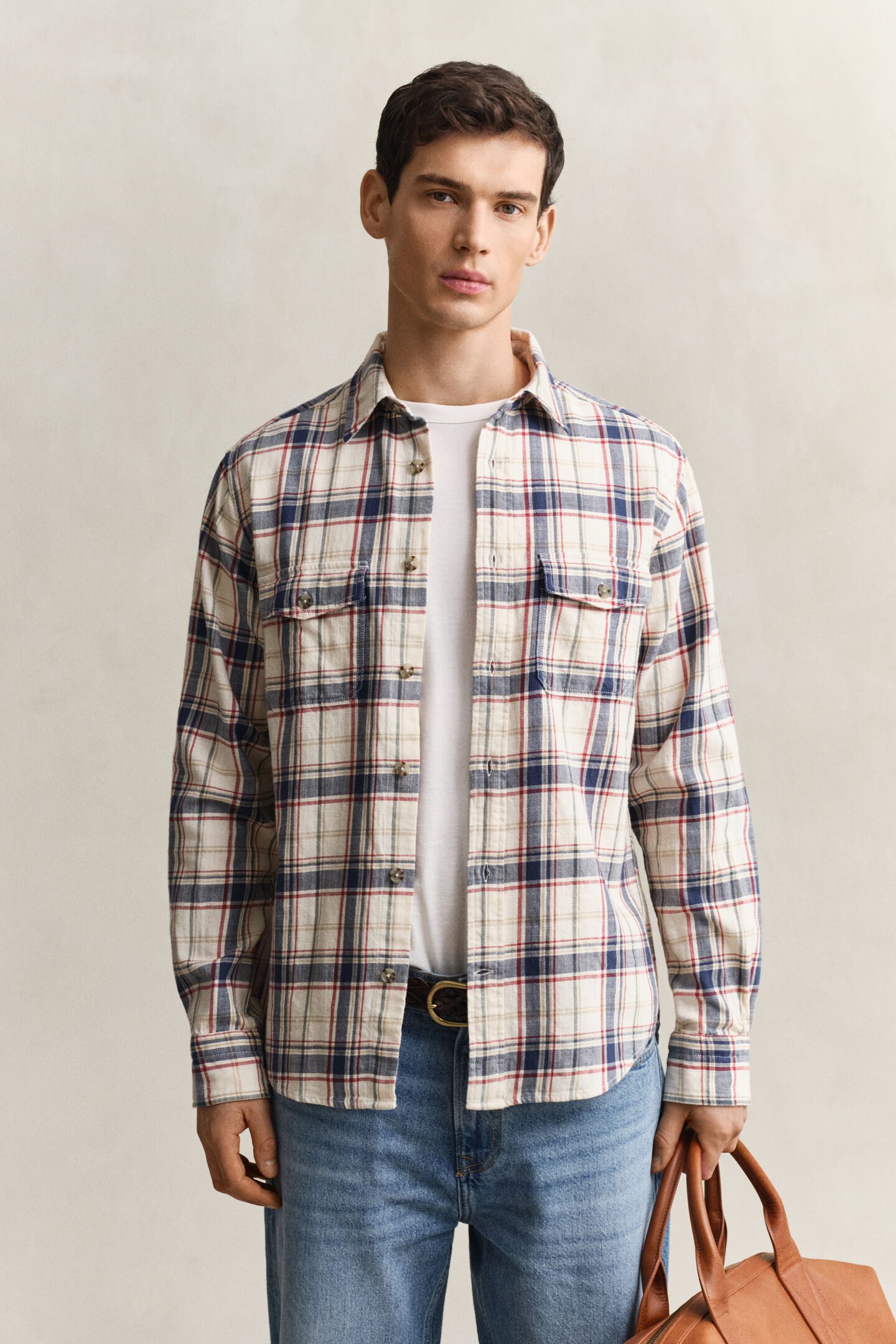 Camisa de sarga con bolsillos de parche