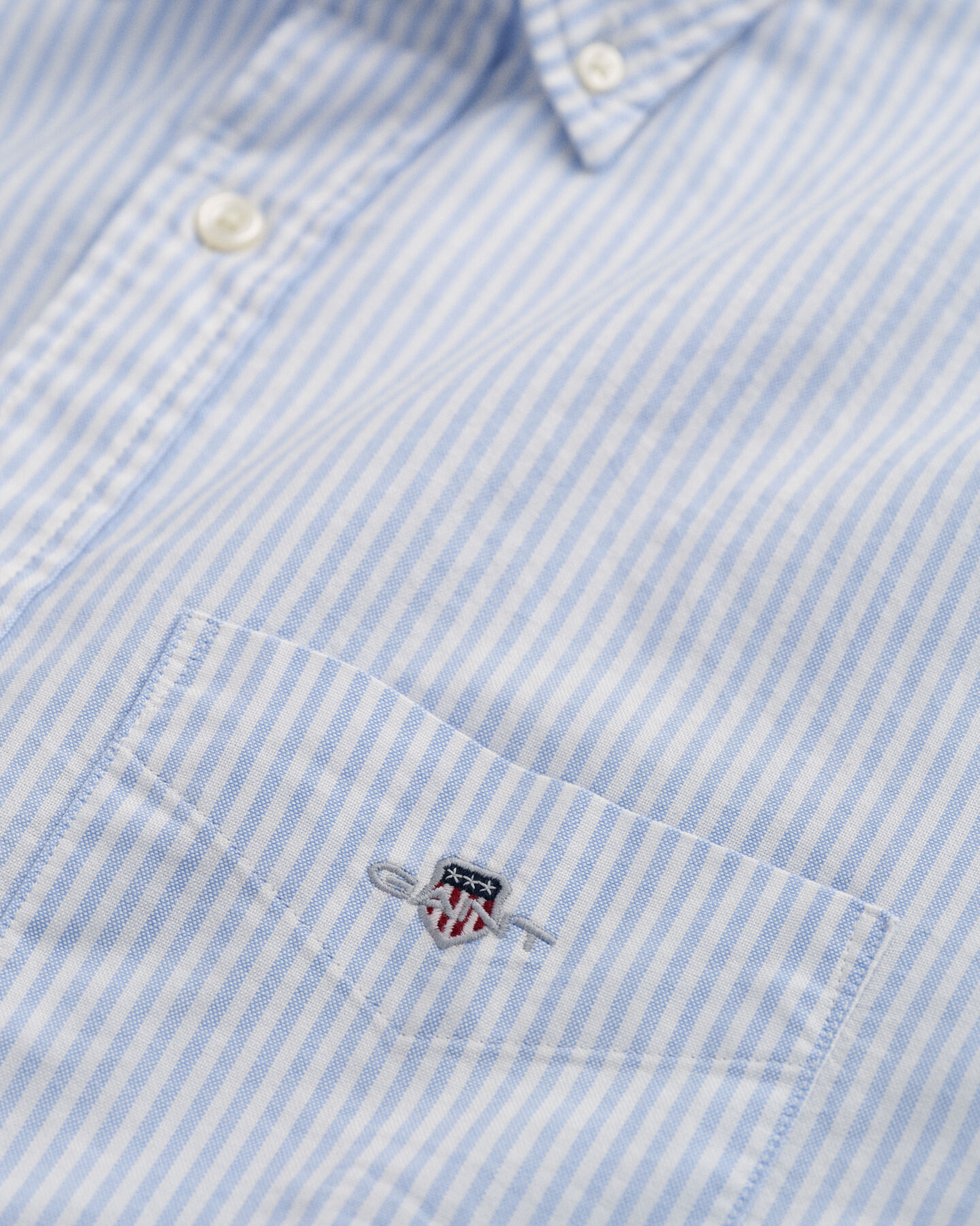 Camisa Oxford cl&aacute;sica de rayas finas