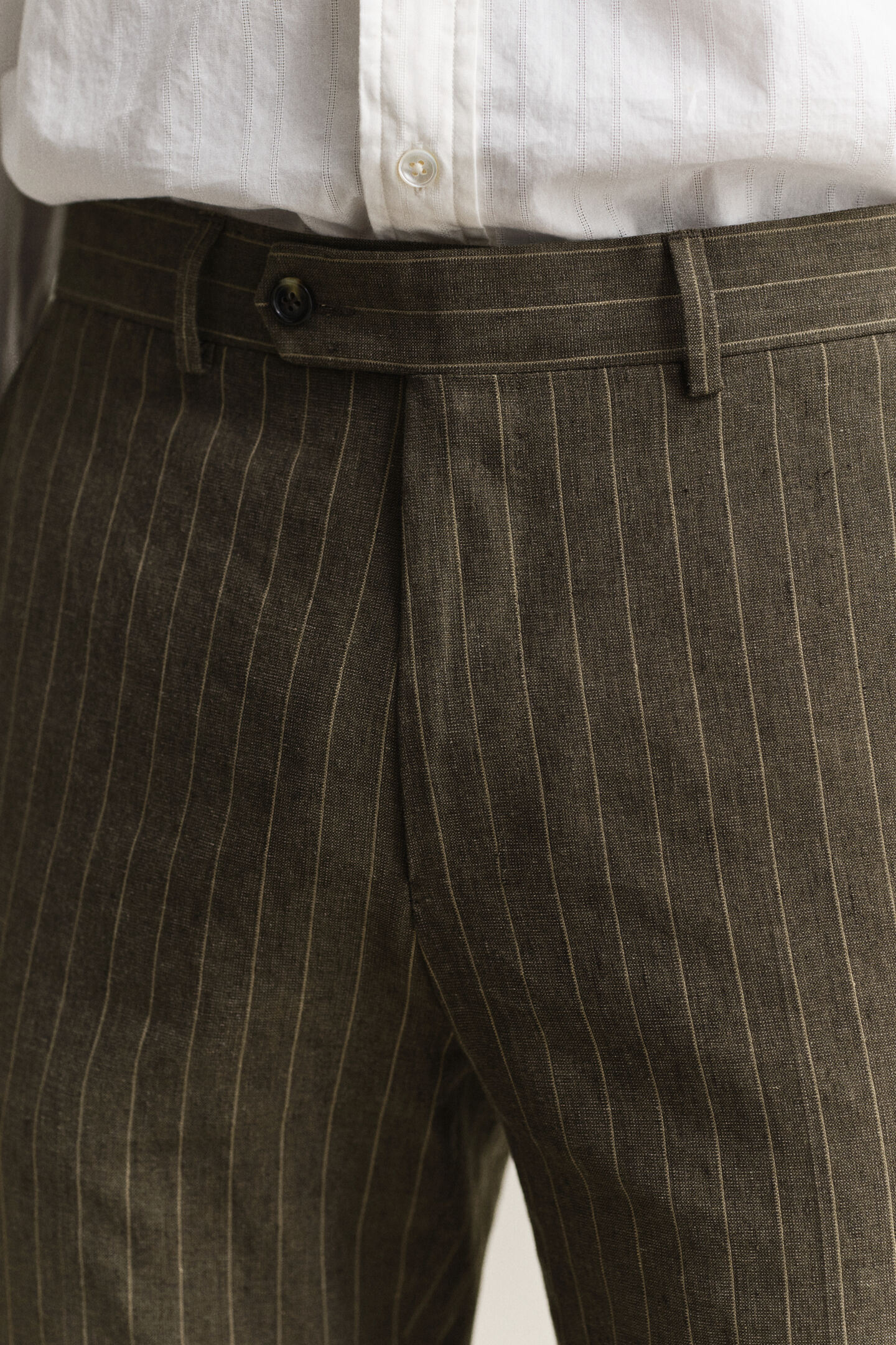 Pantalones de traje de raya diplom&aacute;tica