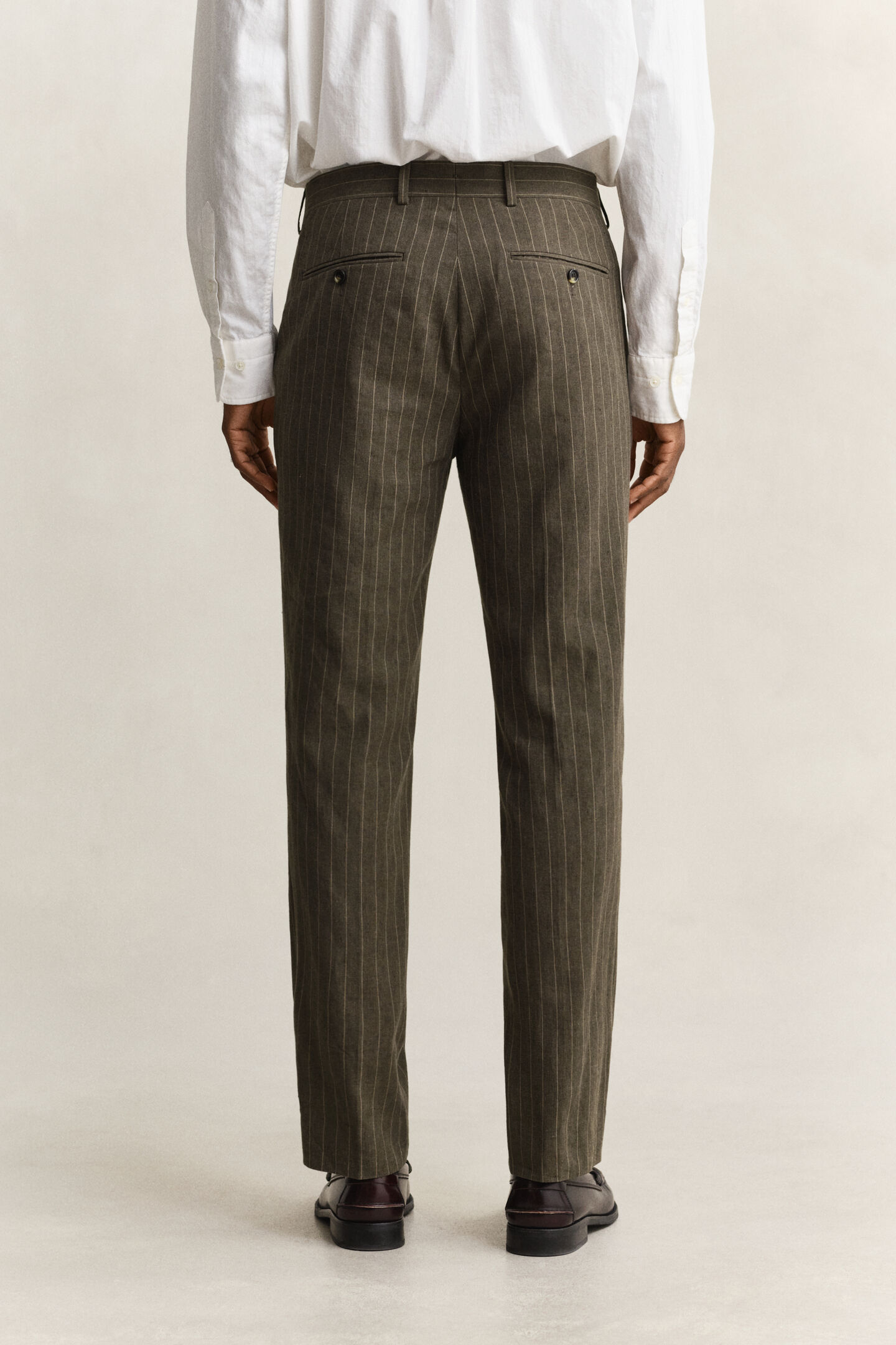 Pantalones de traje de raya diplom&aacute;tica