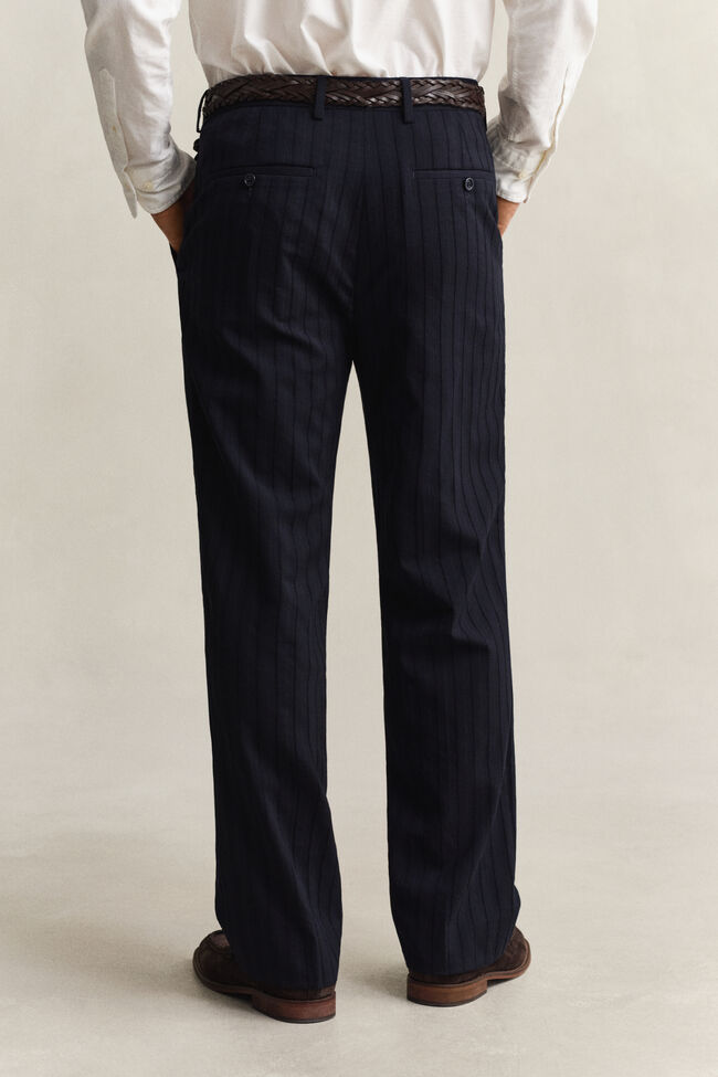 Pantalones de traje de raya diplom&aacute;tica en el mismo tono