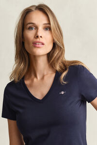 Camiseta Shield con cuello de pico