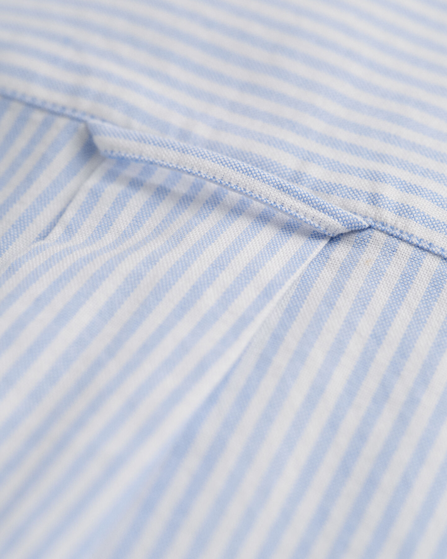 Camisa Oxford cl&aacute;sica de rayas finas