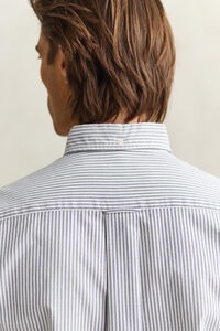 Camisa Oxford cl&aacute;sica de rayas finas