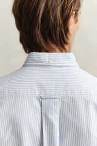 Camisa Oxford cl&aacute;sica de rayas finas