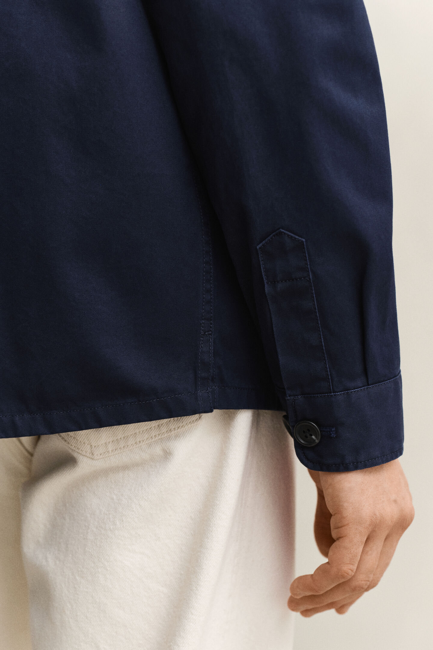 Sobrecamisa en sarga de algod&oacute;n