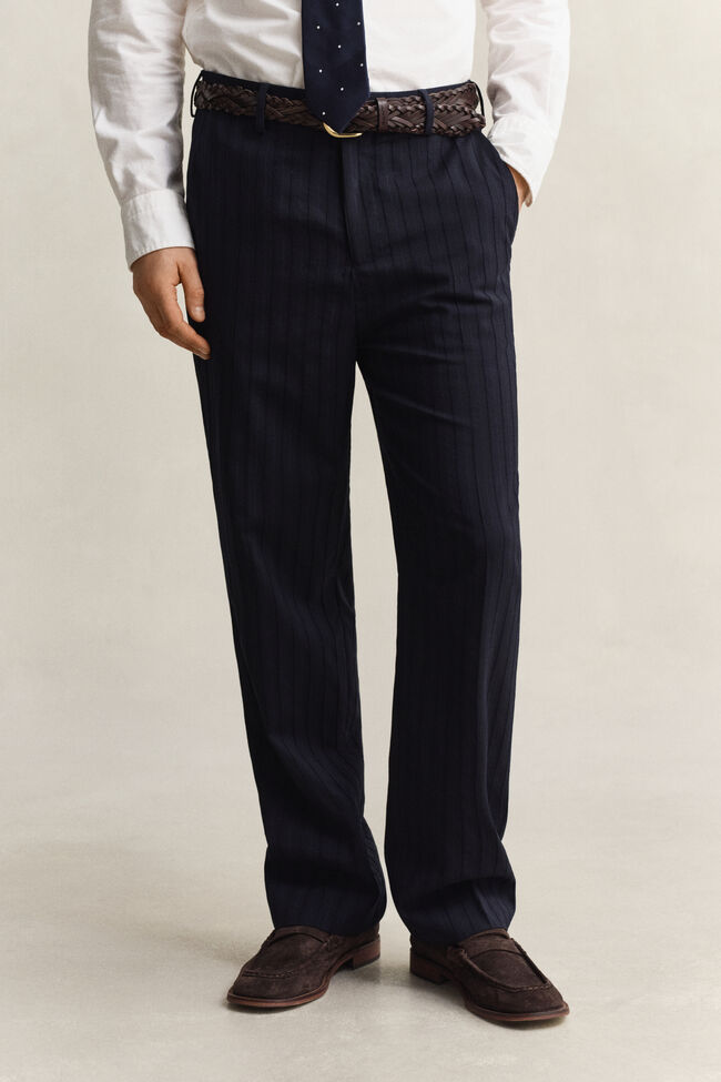 Pantalones de traje de raya diplom&aacute;tica en el mismo tono