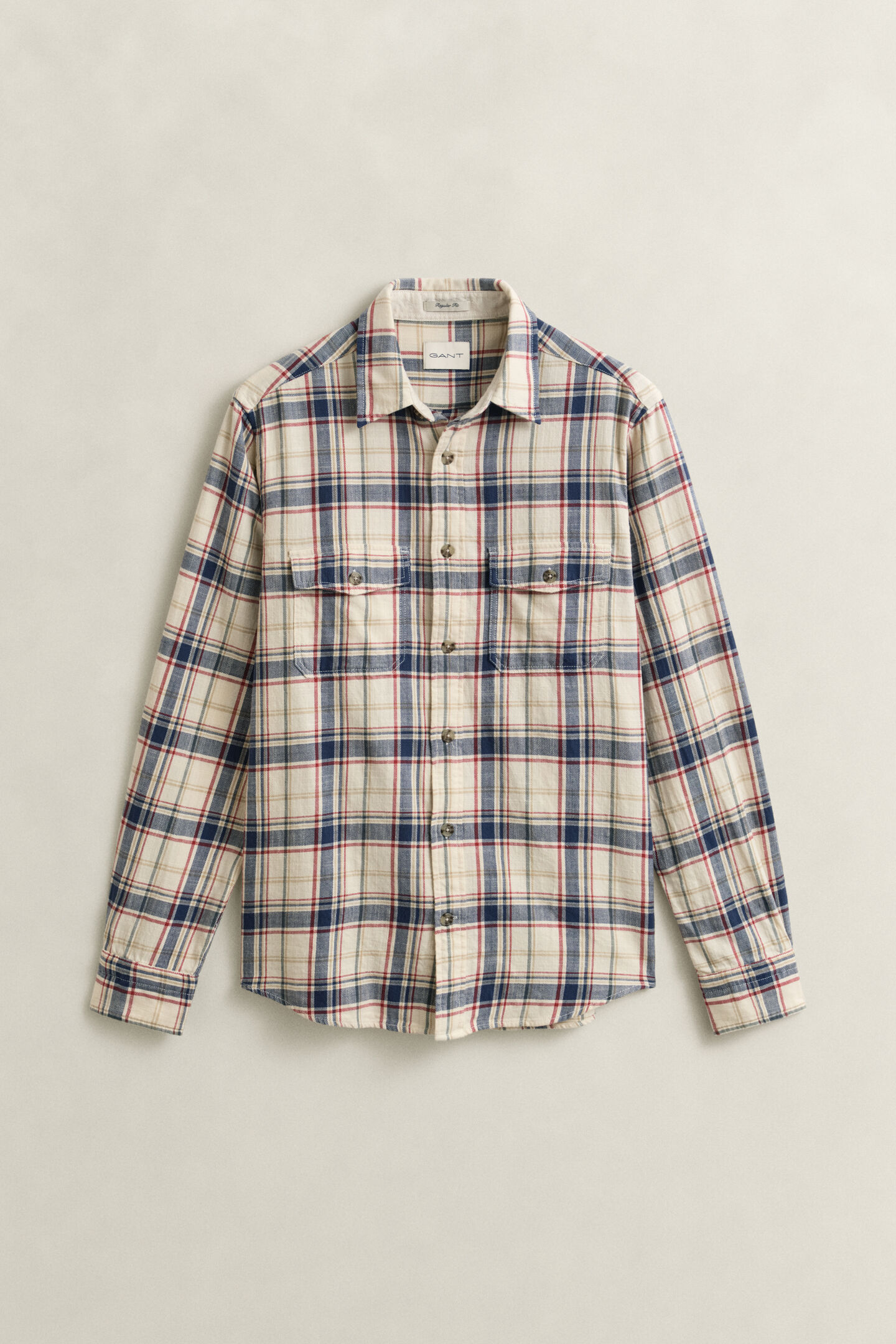 Camisa de sarga con bolsillos de parche
