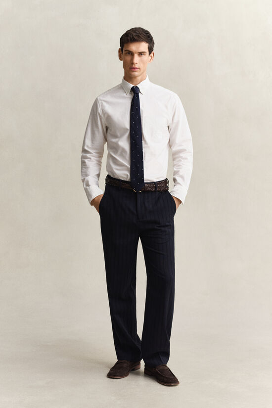 Pantalones de traje de raya diplom&aacute;tica en el mismo tono