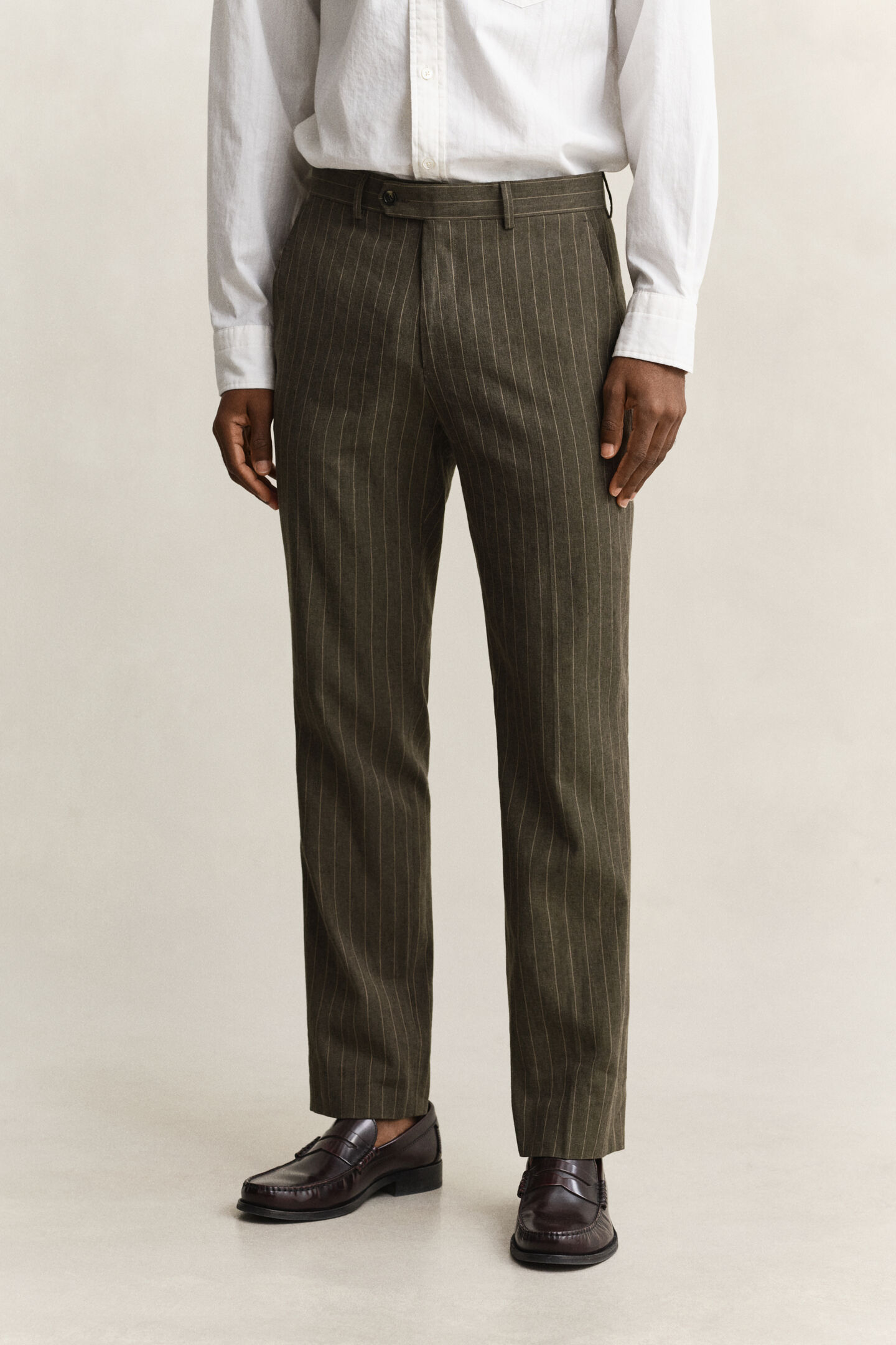 Pantalones de traje de raya diplom&aacute;tica